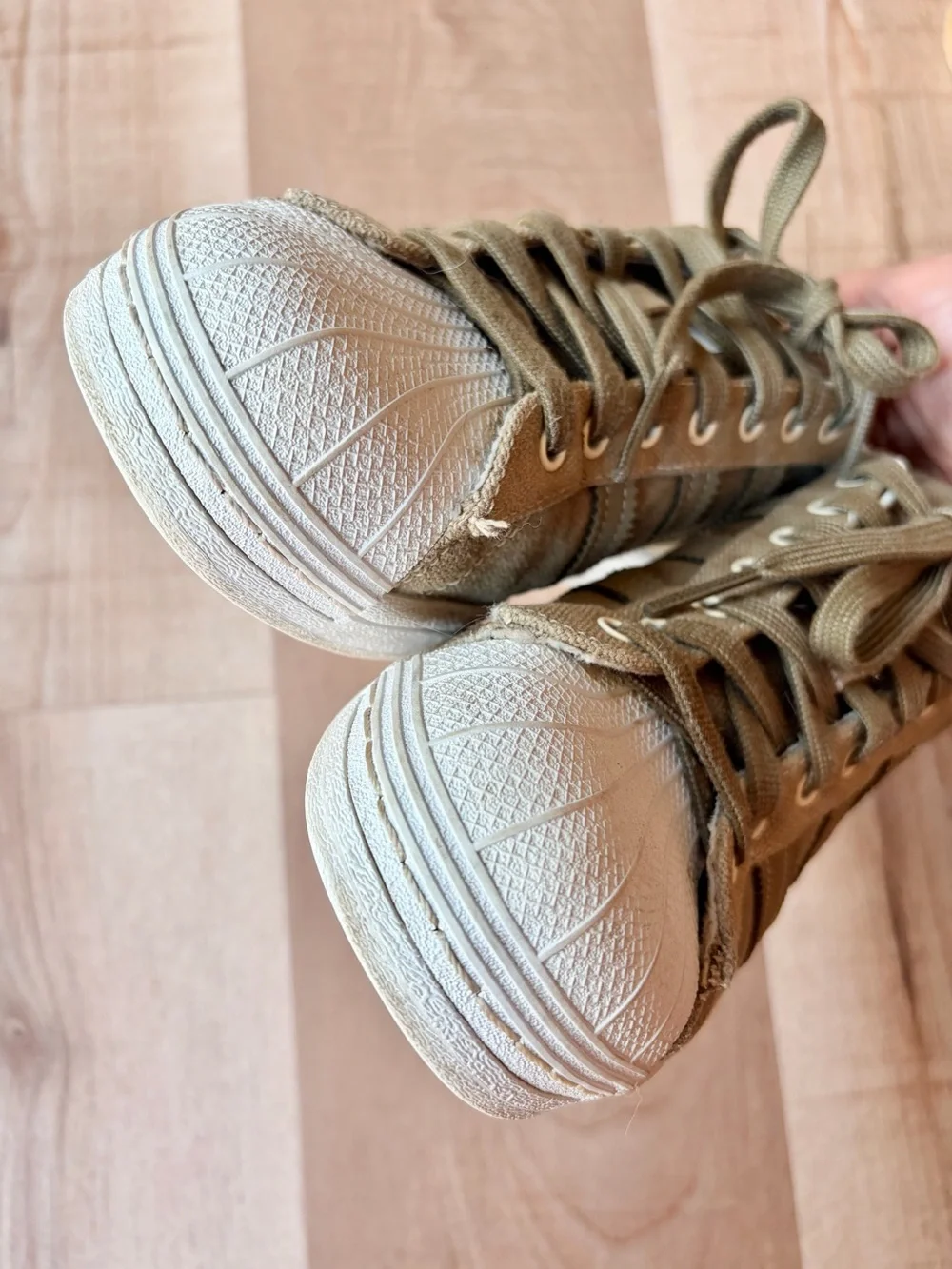 Adidas Superstar Men’s Sneakers in Cargo Olive Green and White Size 7.5